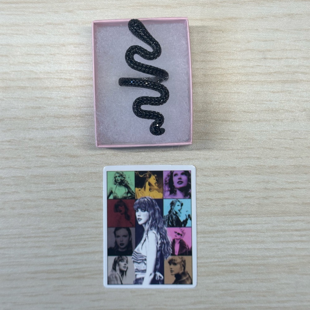 Taylor Swift Black Reputation Snake Ring - Fanmade